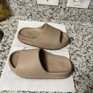 Yeezy Slides!!!